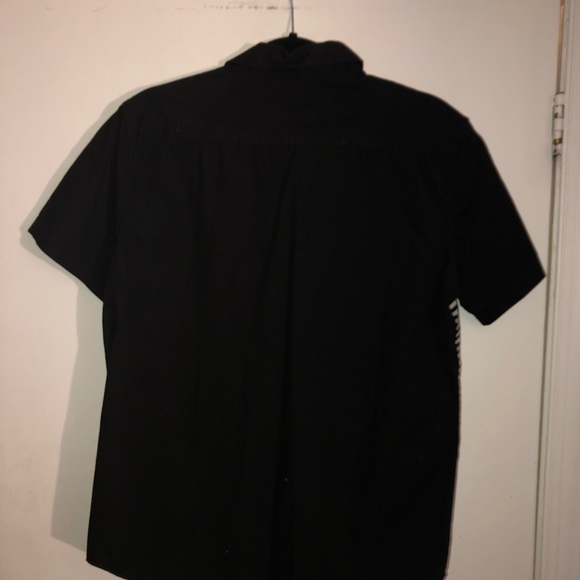 Men’s, short sleeves button down shirt. - Picture 4 of 4